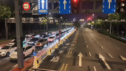 潮汐變道機器人