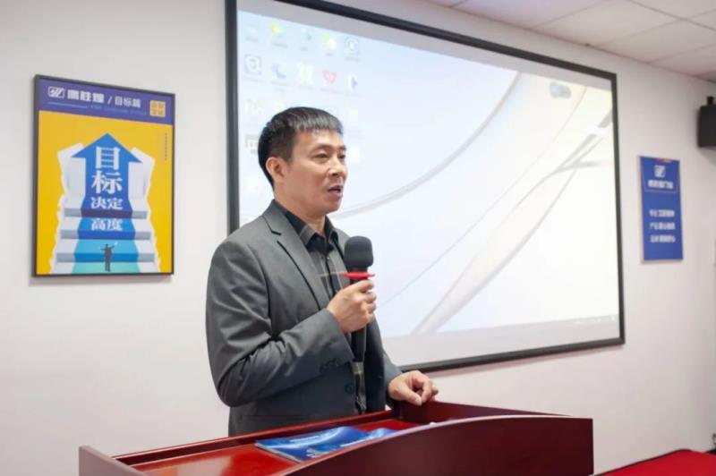 鷹勝煌董事長胡學君