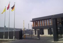 懸臂門在商業(yè)活動中的應用