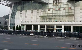 大連市游泳館伸縮門工程案例 - 中出網(wǎng)-智能出入口與停車充電門戶