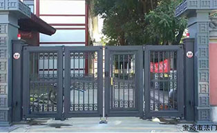 寶雞市法門(mén)寺懸折門(mén)工程案例 - 中出網(wǎng)-智能出入口與停車(chē)充電門(mén)戶