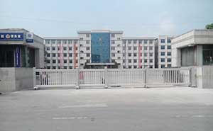 東豐三中伸縮門案例