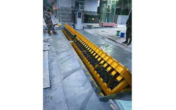 全自動(dòng)液壓路障機(jī)