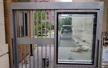 廣告小門 - 人行通道廣告門