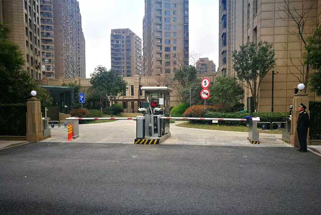 杭州九悅印象道閘案例 - 中出網(wǎng)-智能出入口與停車充電門(mén)戶