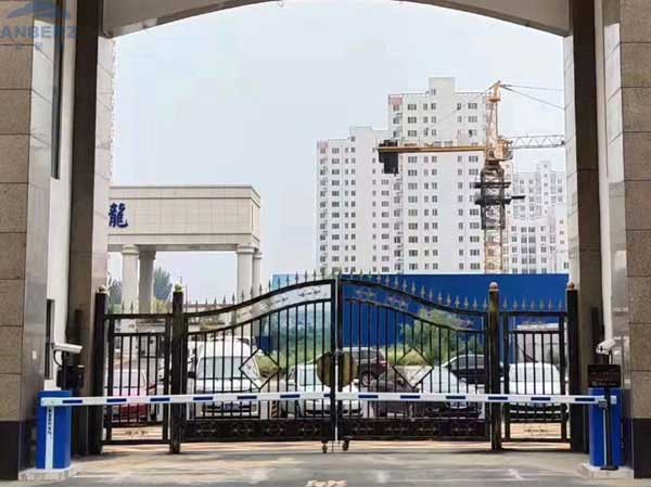 河北廊坊固安萬(wàn)華城小區(qū)停車(chē)場(chǎng)車(chē)牌識(shí)別系統(tǒng)工程案例 - 中出網(wǎng)-智能出入口與停車(chē)充電門(mén)戶(hù)