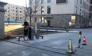 西藏自治區(qū)人民醫(yī)院華睿智興智能停車管理系統(tǒng)案例