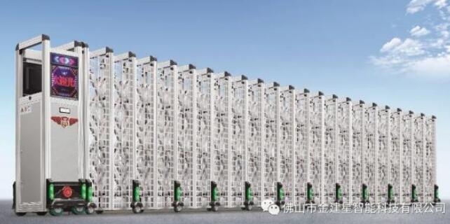 建星380A3伸縮門， 一扇為院校定制的門