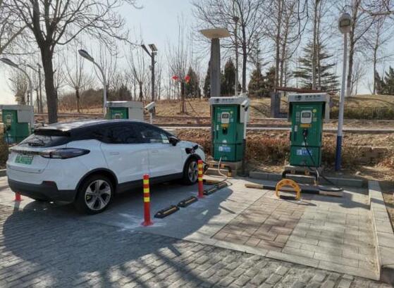 北京停車新規(guī)7月1日實(shí)施！占車位不充電，加錢 ——易泊反燃油車占位系統(tǒng)配合新規(guī)實(shí)施