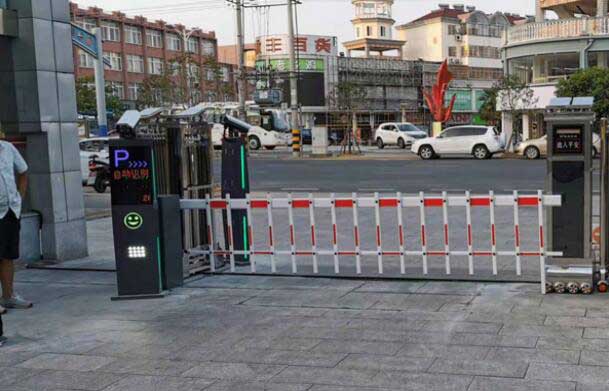 安慶市懷寧縣人民法院道閘案例 - 中出網(wǎng)-智能出入口與停車充電門戶