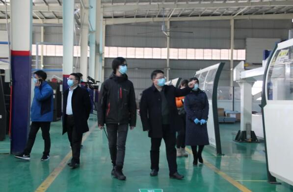 南昌小藍(lán)經(jīng)濟(jì)開(kāi)發(fā)區(qū)領(lǐng)導(dǎo)蒞臨百勝進(jìn)行企業(yè)防疫復(fù)工工作督查