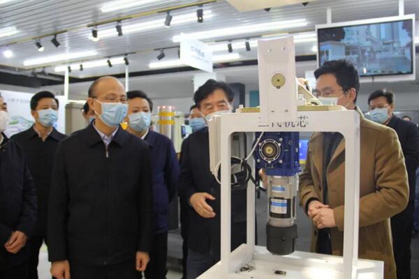 省委常委、副省長吳曉軍長了解百勝各項產(chǎn)品及應(yīng)有場景