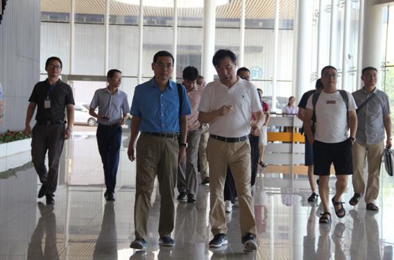 《安全電壓開門機(jī)》、《戶外電動門安全要求》團(tuán)體標(biāo)準(zhǔn)編制工作會在百勝智能順利召開