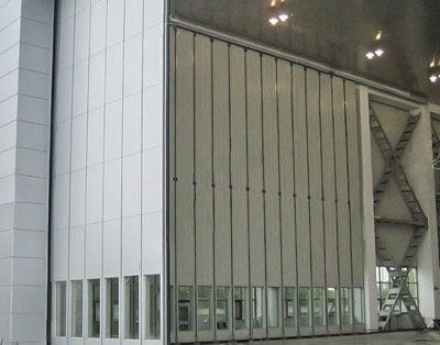 其他 - 側(cè)轉(zhuǎn)式機(jī)庫大門