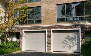 鄭州建業(yè)森林半島車庫(kù)門案例