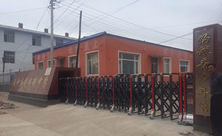 湯神廟寄宿制中學(xué)伸縮門工程案例 - 中出網(wǎng)-智能出入口與停車充電門戶