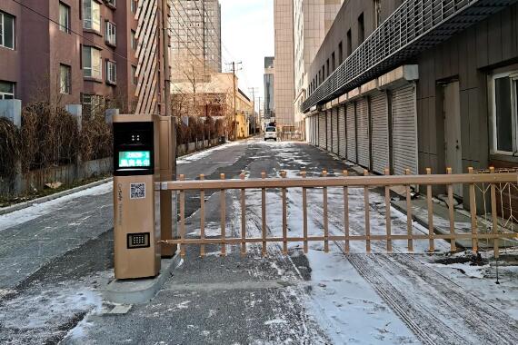 騰威車牌識(shí)別變頻道閘一體機(jī)