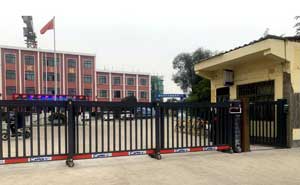 分段平移門-登封市石道鄉(xiāng)初級(jí)中學(xué)