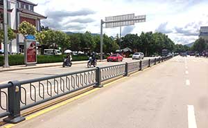 麗江3萬8千米護(hù)欄案例 - 中出網(wǎng)-智能出入口與停車充電門戶