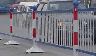 交通護欄