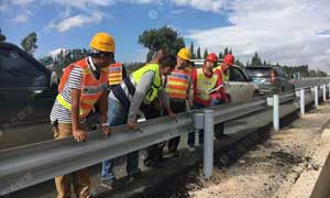 曲陸高速改擴(kuò)建工程環(huán)氧鋅基復(fù)合涂層鋼護(hù)欄案例 - 中出網(wǎng)-智能出入口與停車充電門戶