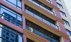 隆盛佳園護(hù)欄案例 - 中出網(wǎng)-智能出入口與停車充電門戶