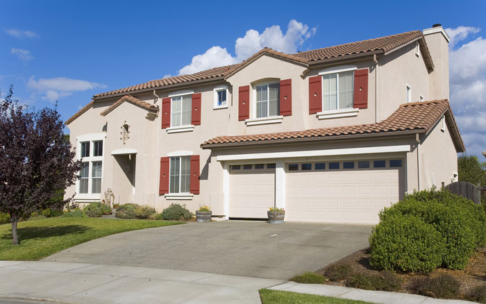 陽光美加花園別墅區(qū)開門機案例 - 中出網(wǎng)-智能出入口與停車充電門戶