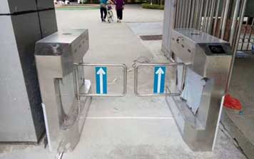 車庫出入系統(tǒng)道閘