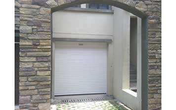 鋁合金車(chē)庫(kù)門(mén)