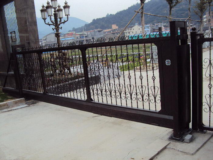 溫州市巨溪鎮(zhèn)康樂(lè)山莊選擇南北德信為懸浮折疊門供貨商