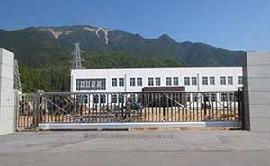 盤古山風(fēng)發(fā)電站智能無軌懸浮門工程案例 - 中出網(wǎng)-智能出入口與停車充電門戶