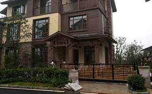 咸寧碧桂園溫泉別墅智能無軌懸浮門工程案例 - 中出網-智能出入口與停車充電門戶