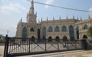 浦江教堂智能無(wú)軌懸浮門(mén)工程案例 - 中出網(wǎng)-智能出入口與停車(chē)充電門(mén)戶