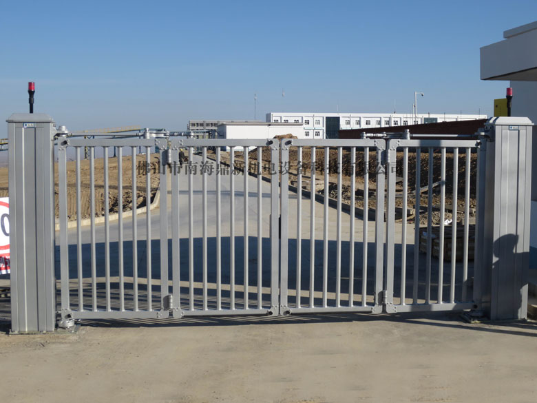 新疆新特新能建材有限公司智能無(wú)軌懸浮門工程案例 - 中出網(wǎng)-智能出入口與停車充電門戶