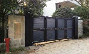 桂林5號(hào)公館智能無(wú)軌懸浮門(mén)工程案例 - 中出網(wǎng)-智能出入口與停車(chē)充電門(mén)戶