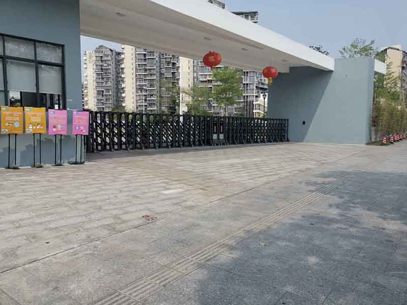 （安翔3號）深圳市龍華區(qū)華南實驗學(xué)校 - 中出網(wǎng)-智能出入口與停車充電門戶