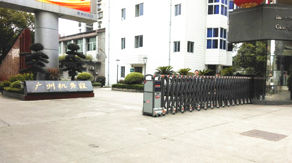 百勝伸縮門開門機成功安裝在廣州機務段 - 中出網(wǎng)-智能出入口與停車充電門戶