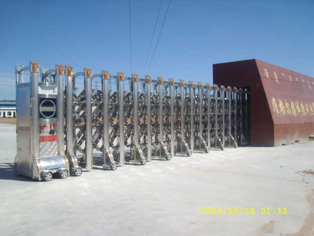 準格爾旗誠德利運輸公司伸縮門案例 - 中出網(wǎng)-智能出入口與停車充電門戶