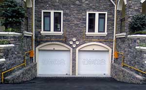 東原·金馬湖壹號車庫門案例 - 中出網(wǎng)-智能出入口與停車充電門戶