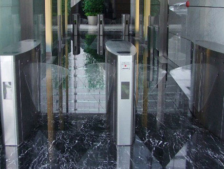 寧波海曙金通駕駛培訓通道閘案例 - 中出網(wǎng)-智能出入口與停車充電門戶