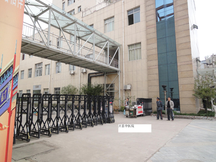 開縣中醫(yī)院伸縮門工程案例 - 中出網(wǎng)-智能出入口與停車充電門戶