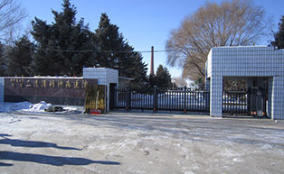 齊齊哈爾二道灣精神病醫(yī)院伸縮門工程案例