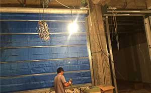 淮安萬(wàn)達(dá)廣場(chǎng)店快速門(mén)案例 - 中出網(wǎng)-智能出入口與停車充電門(mén)戶