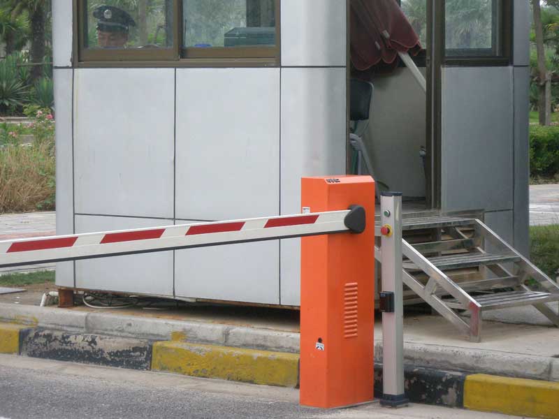 機(jī)關(guān)辦公中心停車場系統(tǒng)案例 - 中出網(wǎng)-智能出入口與停車充電門戶