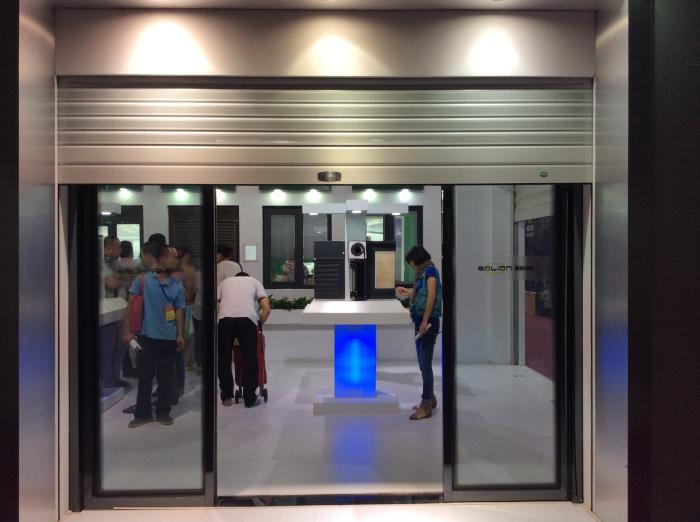 廣州展會(huì)長(zhǎng)富參展自動(dòng)門案例 - 中出網(wǎng)-智能出入口與停車充電門戶