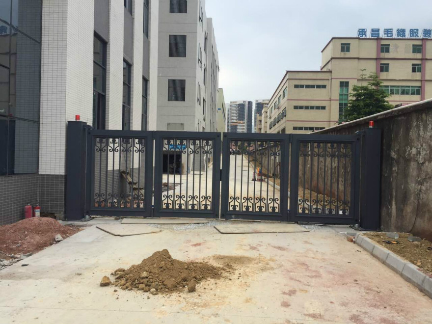 惠州市遠大石化有限公司 折疊門X4A工程案例 - 中出網(wǎng)-智能出入口與停車充電門戶