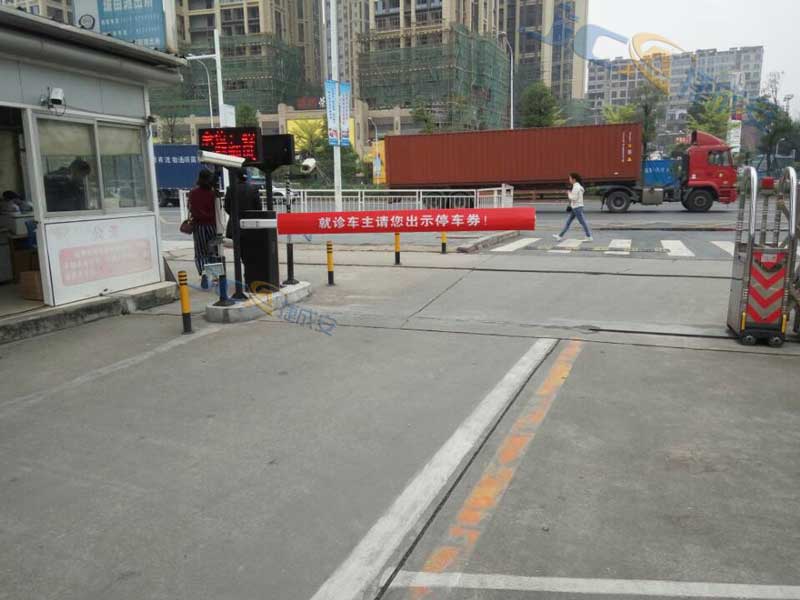 深圳坂田醫(yī)院停車場(chǎng)系統(tǒng)案例 - 中出網(wǎng)-智能出入口與停車充電門戶