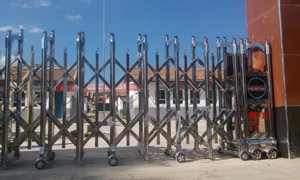 榆中縣小水字小學(xué)伸縮門(mén)案例 - 中出網(wǎng)-智能出入口與停車(chē)充電門(mén)戶(hù)