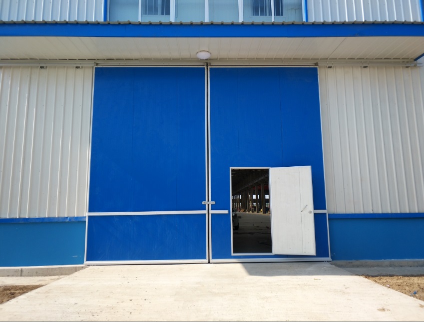 安陽(yáng)八方路橋設(shè)備有限公司工業(yè)平移門案例 - 中出網(wǎng)-智能出入口與停車充電門戶