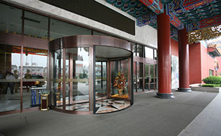 北京溫都水城旋轉(zhuǎn)門工程案例 - 中出網(wǎng)-智能出入口與停車充電門戶